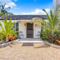 650 S Golf Dr in Naples, FL - Building Photo