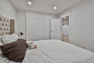75 Crescent Rd in Toronto, ON - Building Photo - Building Photo