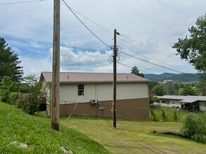 237 Kingsley Dr in Harrogate, TN - Building Photo - Building Photo