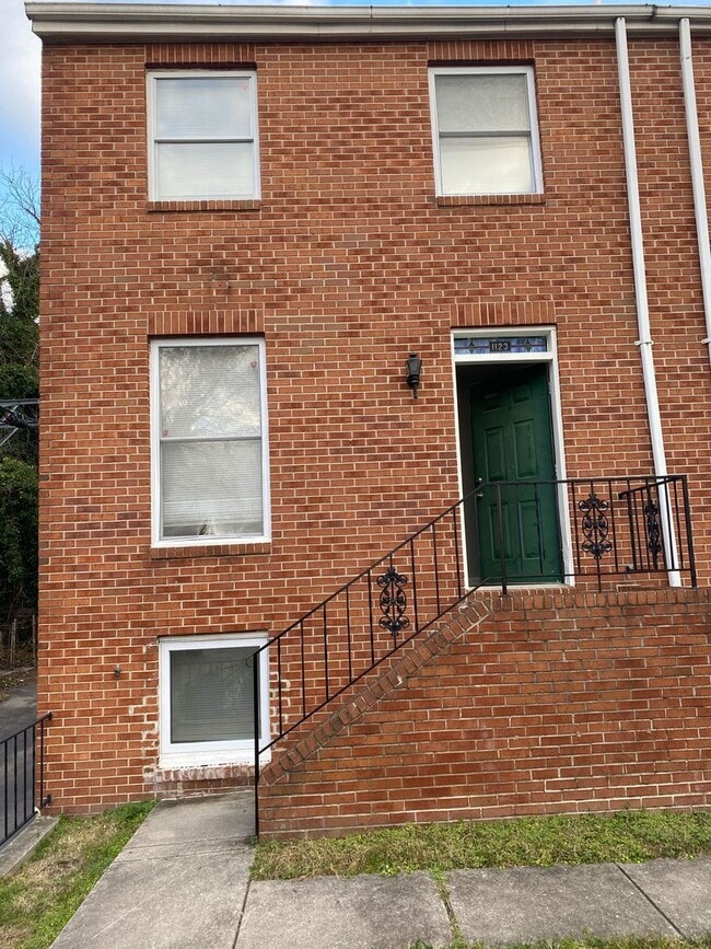 property at 1123 Willinger Ct