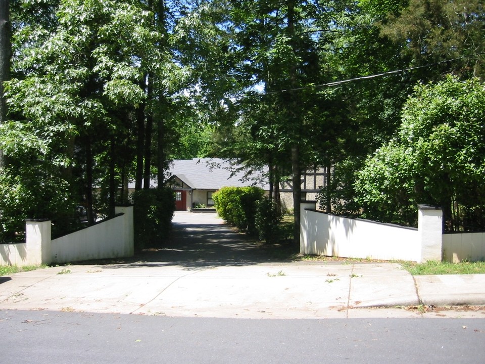 7524-7526 Swans Run Rd in Charlotte, NC - Building Photo