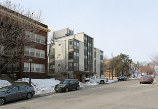 Lowry Hill Park in Minneapolis, MN - Building Photo - Building Photo