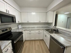 9524 Woodvale Dr in Austin, TX - Building Photo - Building Photo