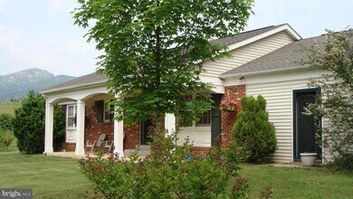 39 Sharp Rock Rd in Sperryville, VA - Building Photo - Building Photo