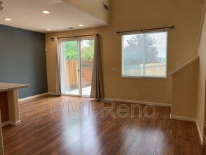 9274 Lone Wolf Cir in Reno, NV - Building Photo - Building Photo
