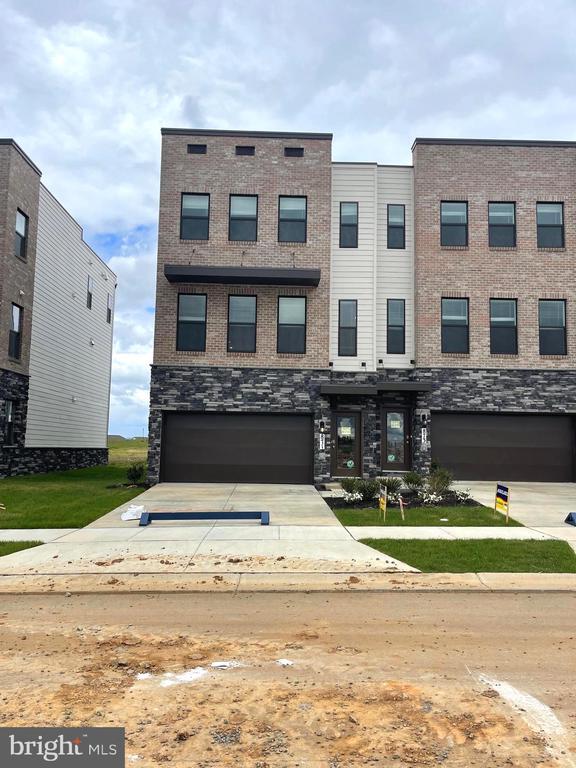 property at 871 Amity St