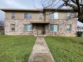 803 Sissom Rd, Unit Apt 4 in Killeen, TX - Building Photo - Building Photo