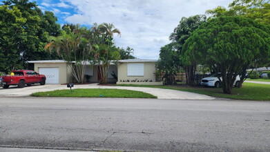 15101 NE 2nd Ave in Miami, FL - Building Photo - Building Photo