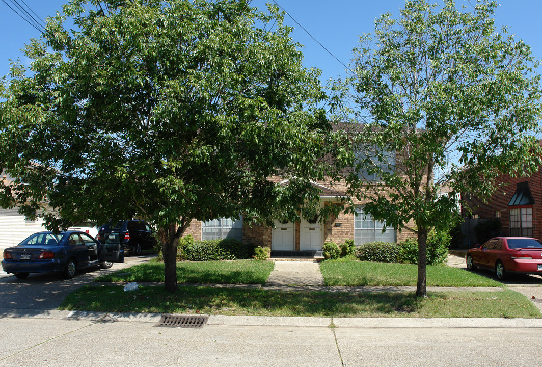 2805 Lexington Dr in Metairie, LA - Foto de edificio