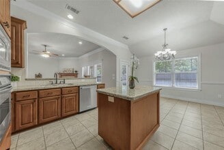 304 Candle Stone Ct in College Station, TX - Building Photo - Building Photo