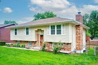 6910 NW Belvidere Pkwy in Kansas City, MO - Building Photo - Building Photo