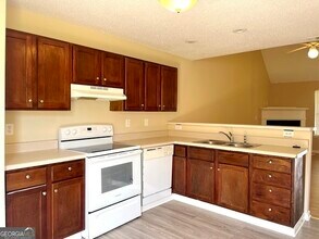 30 Lake Birch Dr in Covington, GA - Foto de edificio - Building Photo