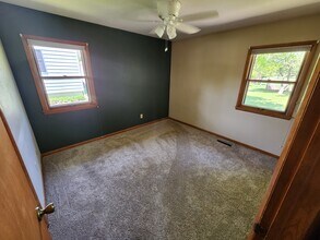1323 Glenwood Ave in Ottumwa, IA - Building Photo - Building Photo