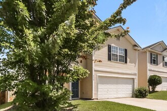 5015 Patricia Ann Ln in Charlotte, NC - Building Photo - Building Photo