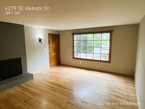 4279 SE Harvey St in Milwaukie, OR - Building Photo - Building Photo