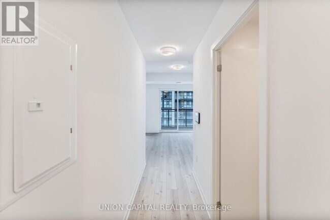 395 Dundas St W in Oakville, ON - Building Photo - Building Photo