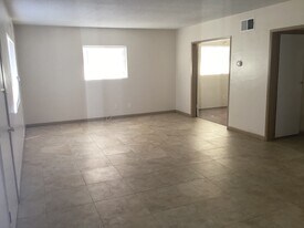 138 N Vecino Dr, Unit 138 N. Vecino Dr in Covina, CA - Building Photo