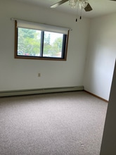 440 3rd St SE, Unit Brayside in Blooming Prairie, MN - Building Photo - Building Photo