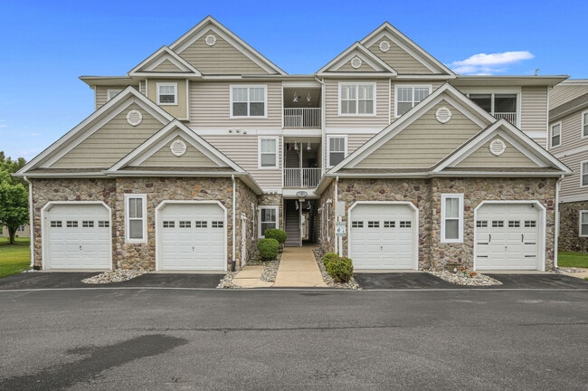 property at 3902 N Sagamore Dr