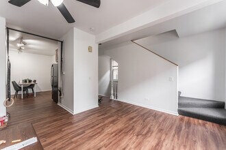 2616 N Marshfield Ave, Unit 2f in Chicago, IL - Foto de edificio - Building Photo