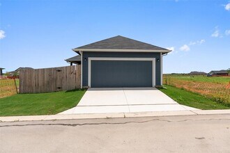 108 Biscayne Dr in Hutto, TX - Building Photo - Building Photo