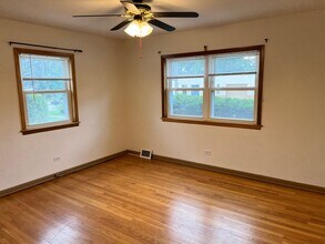 498 W 3rd St in Elmhurst, IL - Building Photo - Building Photo