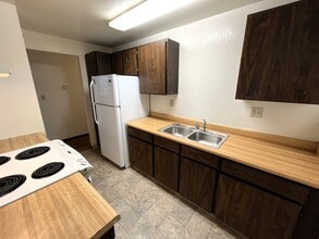 2184 Wisteria Way in Arcata, CA - Building Photo - Building Photo