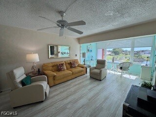 1700 Pine Valley Dr in Ft. Myers, FL - Foto de edificio