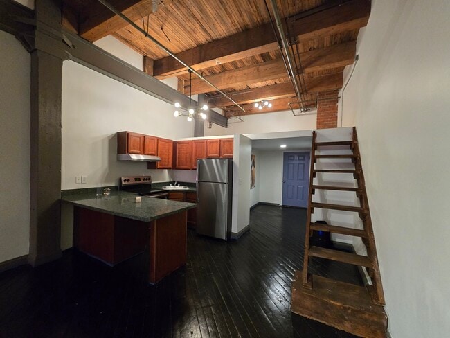 743 Beaubien St, Unit 303