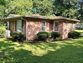 1510 Westwood Dr in Irving, TX - Building Photo - Building Photo