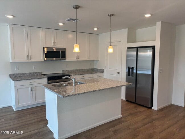 1377 W Inca Dr in Coolidge, AZ - Building Photo - Building Photo