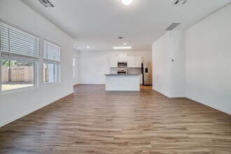 220 Red Buckeye Loop in Liberty Hill, TX - Building Photo - Building Photo