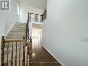 193 Balikun Heights in Ottawa, ON - Building Photo - Building Photo