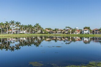 1560 Seagrape Way in Hollywood, FL - Building Photo - Building Photo