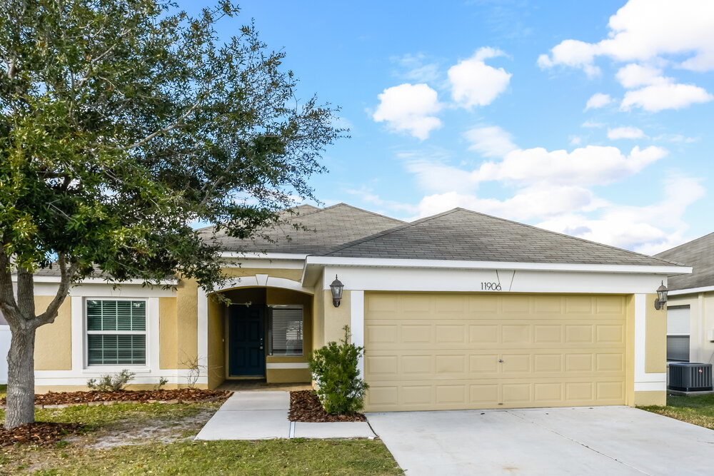 11906 Butler Woods Cir in Riverview, FL - Building Photo