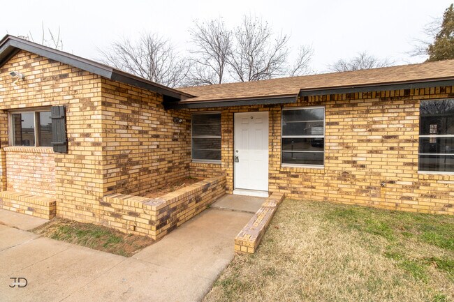 1808 Las Cruces Ln in Wichita Falls, TX - Building Photo - Building Photo