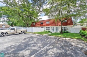 2280 NW 59th Wy in Lauderhill, FL - Building Photo - Building Photo