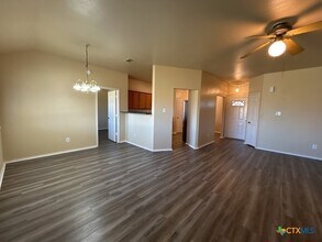 4805 Sterling Cir in Killeen, TX - Building Photo - Building Photo