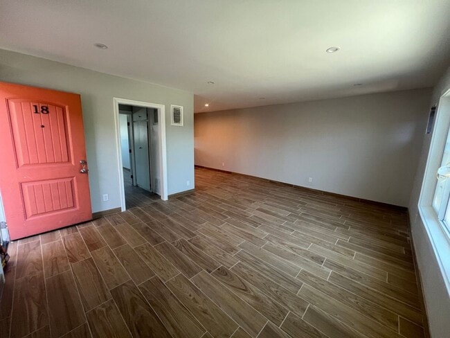7237 Variel Ave in Los Angeles, CA - Building Photo - Building Photo