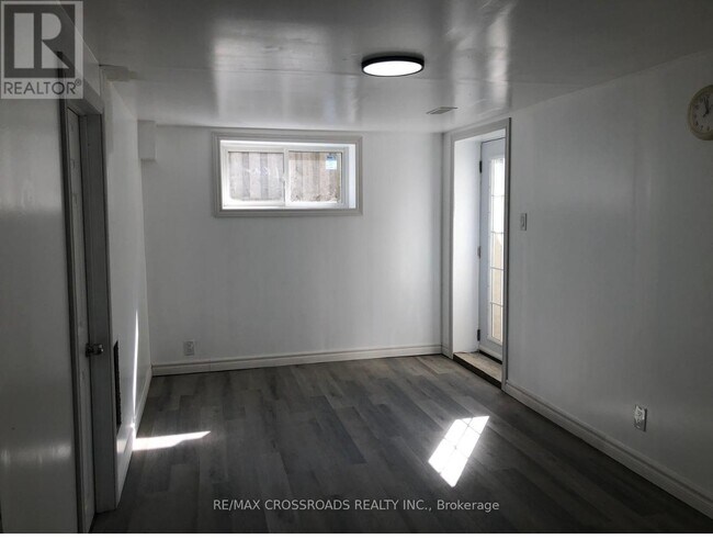 75 Fordover Dr in Toronto, ON - Building Photo - Building Photo