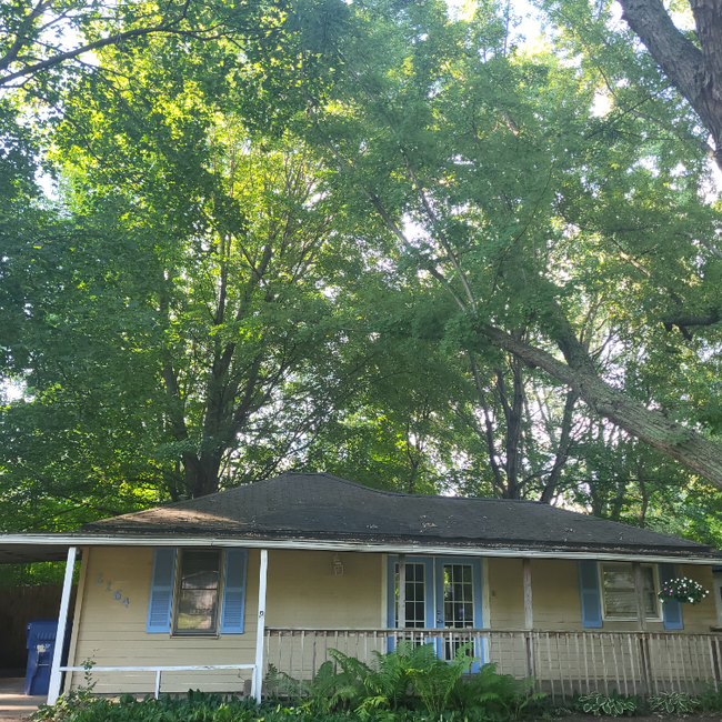 2164 Laurel Ave in Benton Harbor, MI - Foto de edificio - Building Photo