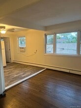 813 Fort Salonga Rd in Northport, NY - Building Photo - Building Photo