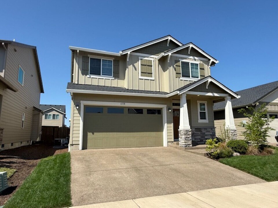 6338 Rebecca St SE in Albany, OR - Building Photo
