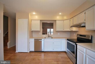 20 Kinsman View Cir in Silver Spring, MD - Building Photo - Building Photo