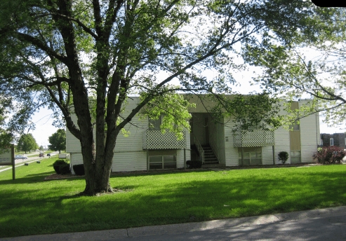 Spring Valley Apartment Homes in Belton, MO - Foto de edificio - Building Photo