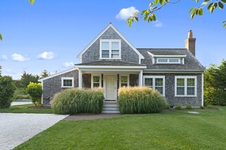 2 Drew Ln in Nantucket, MA - Foto de edificio - Building Photo