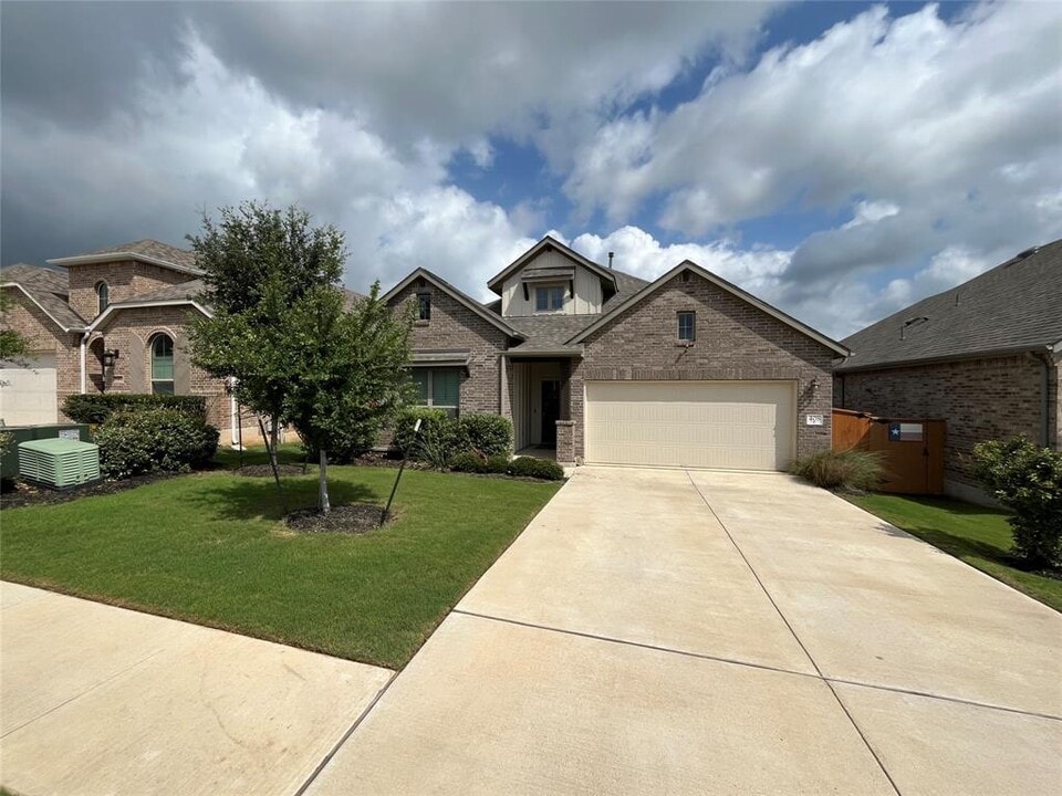 408 Trailing Lantana Ln in San Marcos, TX - Building Photo