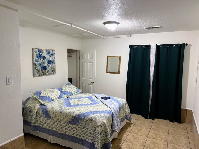19 Garden Park Cir NW in Albuquerque, NM - Building Photo - Building Photo