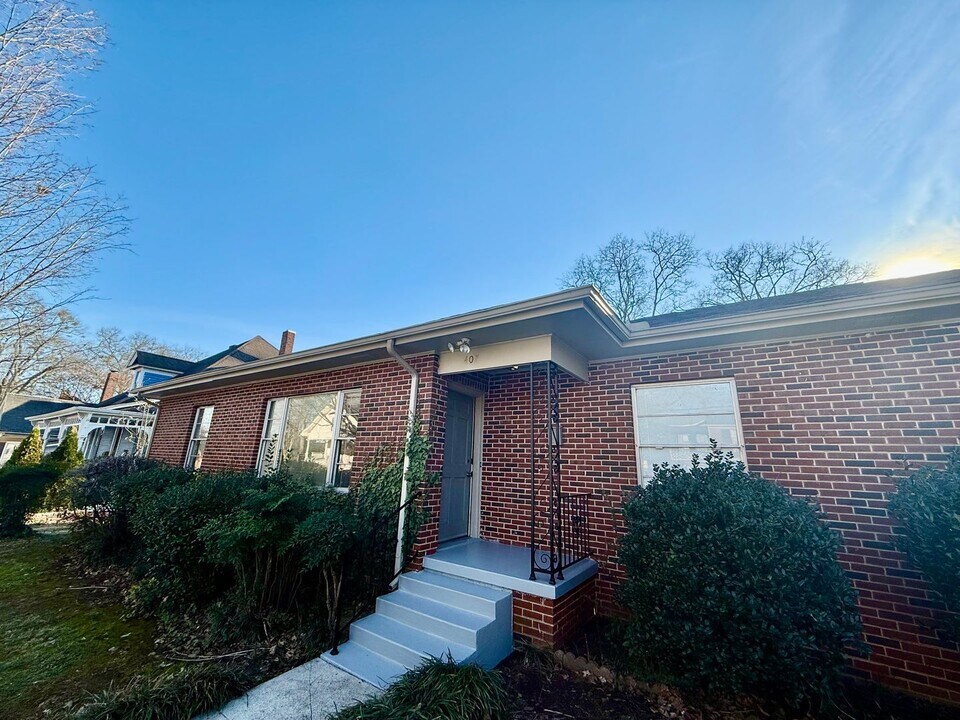 407 Walnut St NE in Decatur, AL - Building Photo