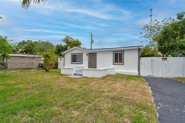 6044 SW 37th St in Miramar, FL - Building Photo - Building Photo